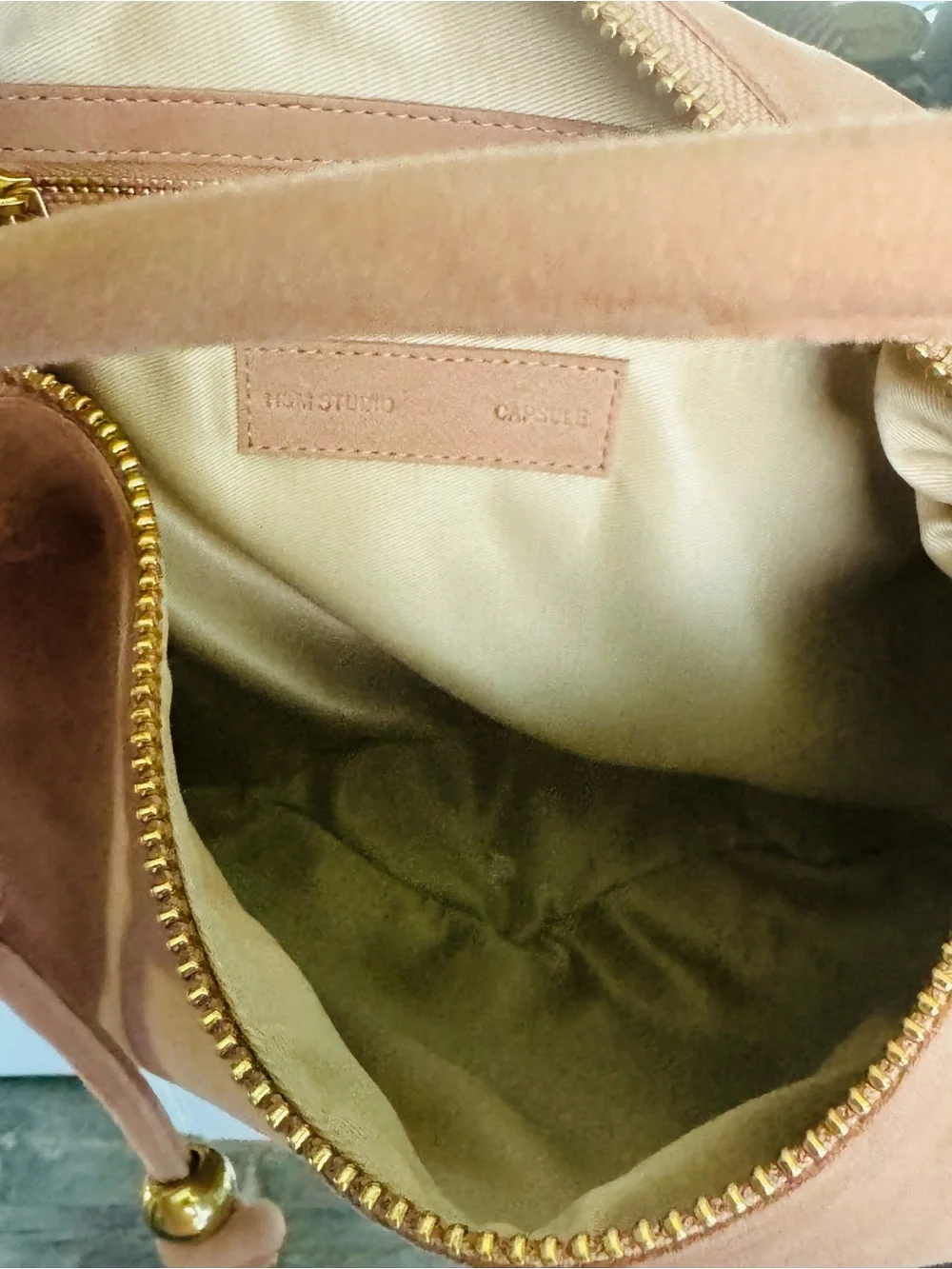 NWOT HM Premium Limited Ed Soldout Capsule Suede Hobo Shoulder Bag Dusty Rose